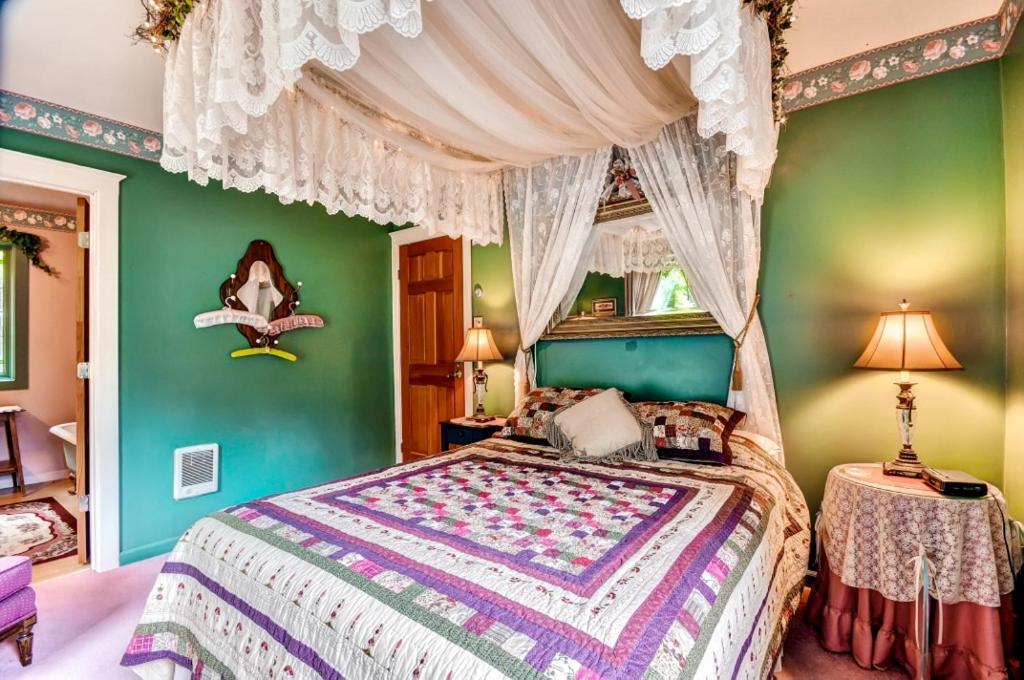 Astoria Painted Lady Historic Apt With River View! Exterior foto